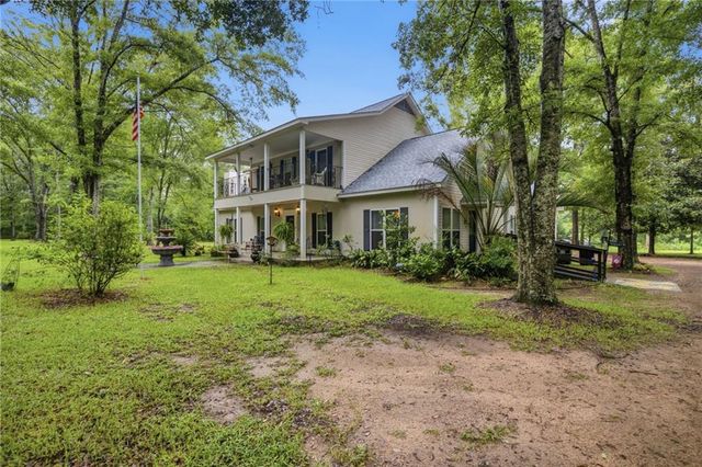 10945 Coleman Dairy Road, Wilmer, AL 36587