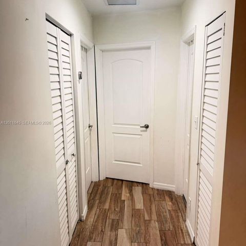 2221 N 61st Ave -, Hollywood, FL 33024