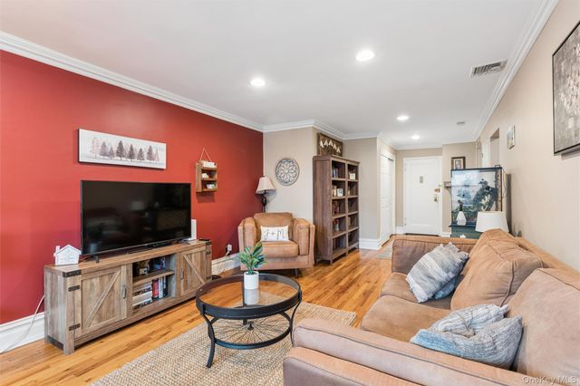 1195 E Broadway L21, Hewlett, NY 11557