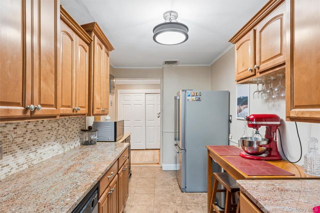 1195 E Broadway L21, Hewlett, NY 11557
