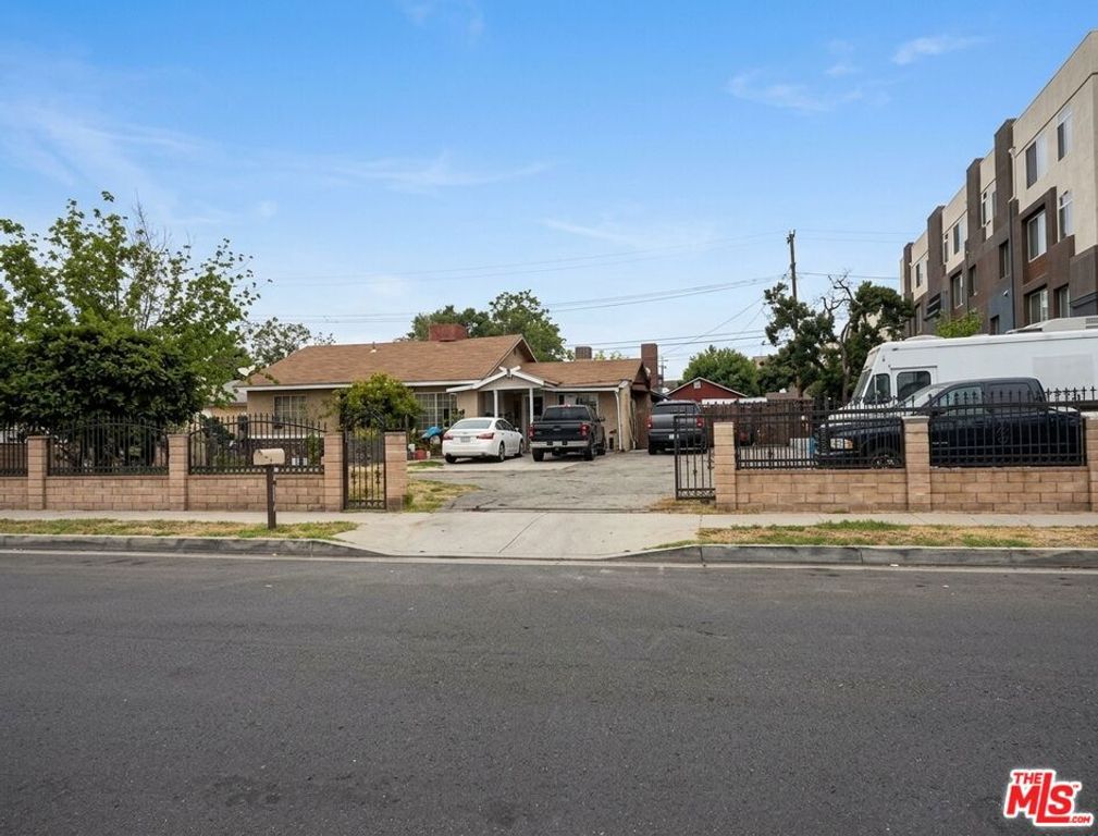 14633 Tupper Street, Panorama City, CA 91402 — photo 4