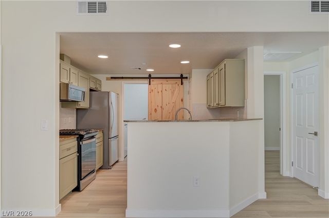 9975 Peace Way 2099, Las Vegas, NV 89147