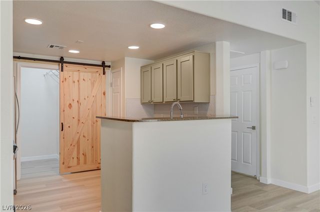 9975 Peace Way 2099, Las Vegas, NV 89147