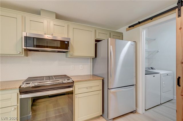 9975 Peace Way 2099, Las Vegas, NV 89147