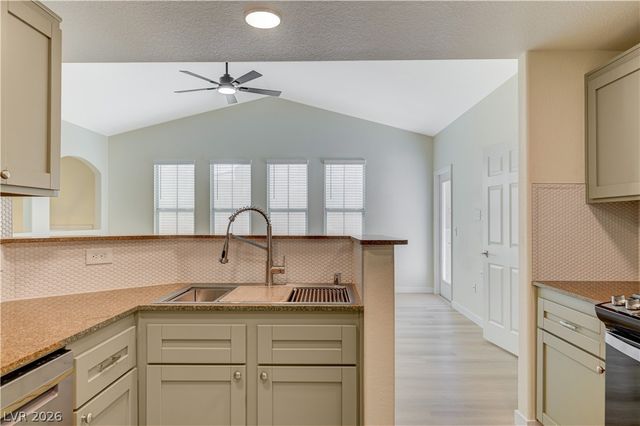9975 Peace Way 2099, Las Vegas, NV 89147
