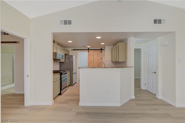 9975 Peace Way 2099, Las Vegas, NV 89147