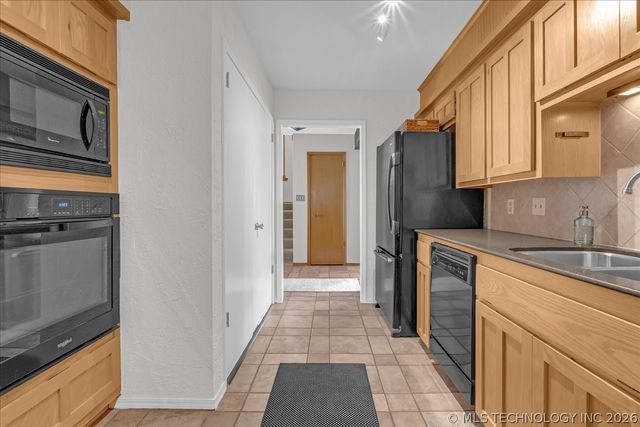 6106 E 93rd Street, Tulsa, OK 74137