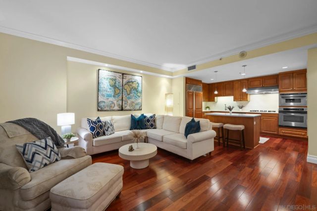 645 Front St 2002, San Diego, CA 92101