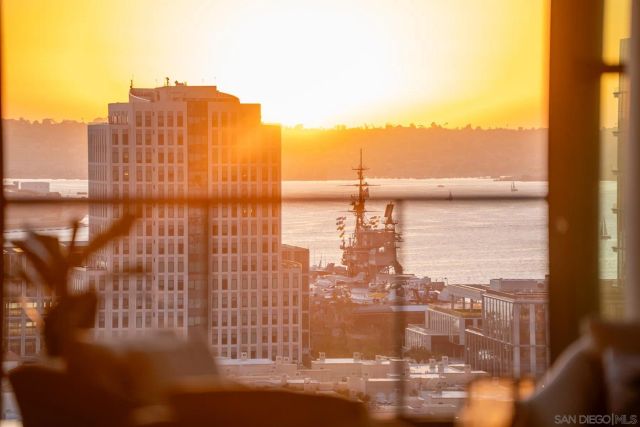 645 Front St 2002, San Diego, CA 92101