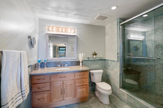 645 Front St 2002, San Diego, CA 92101