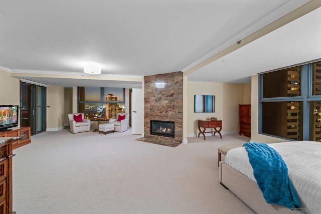 645 Front St 2002, San Diego, CA 92101