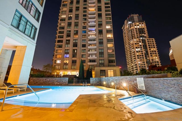 645 Front St 2002, San Diego, CA 92101