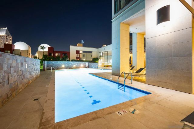 645 Front St 2002, San Diego, CA 92101