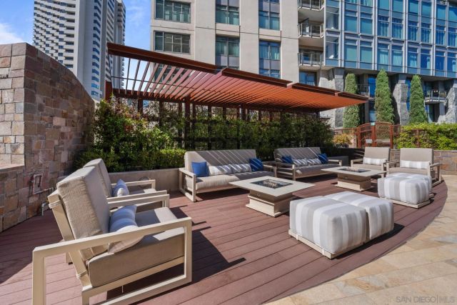 645 Front St 2002, San Diego, CA 92101