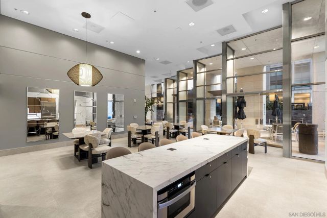 645 Front St 2002, San Diego, CA 92101