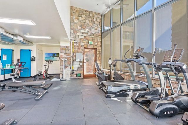 645 Front St 2002, San Diego, CA 92101