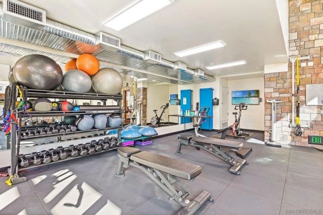 645 Front St 2002, San Diego, CA 92101