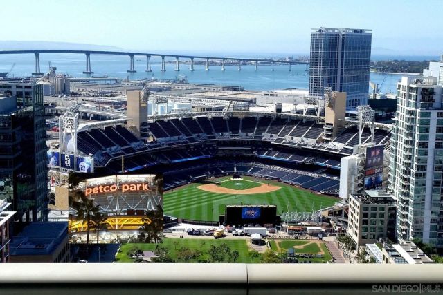 645 Front St 2002, San Diego, CA 92101