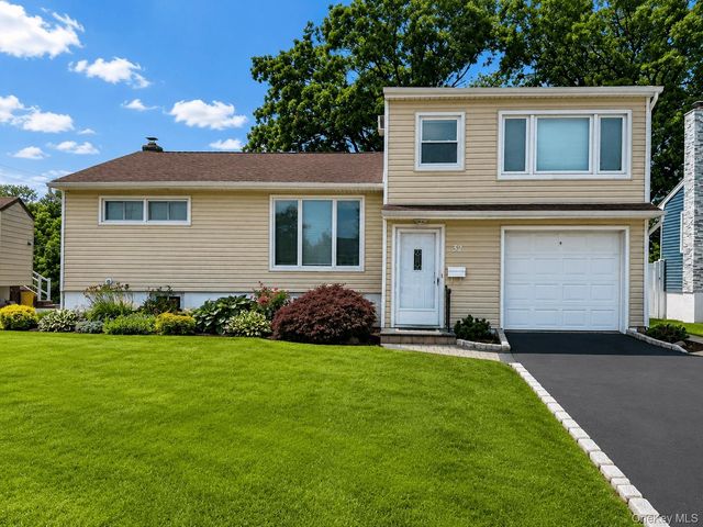 32 Elderberry Lane E, Valley Stream, NY 11581