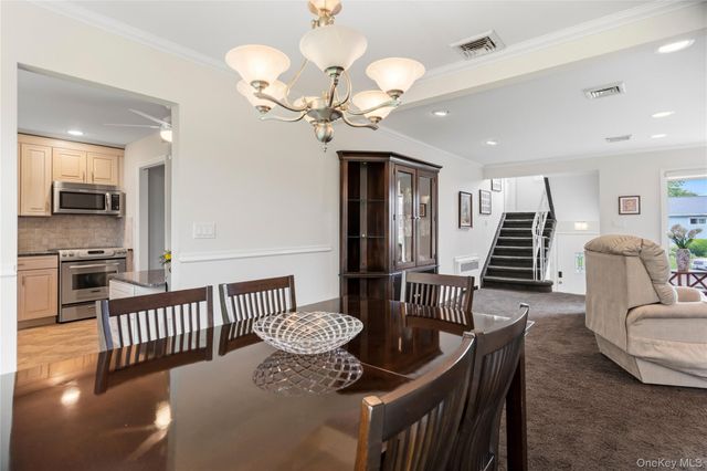 32 Elderberry Lane E, Valley Stream, NY 11581