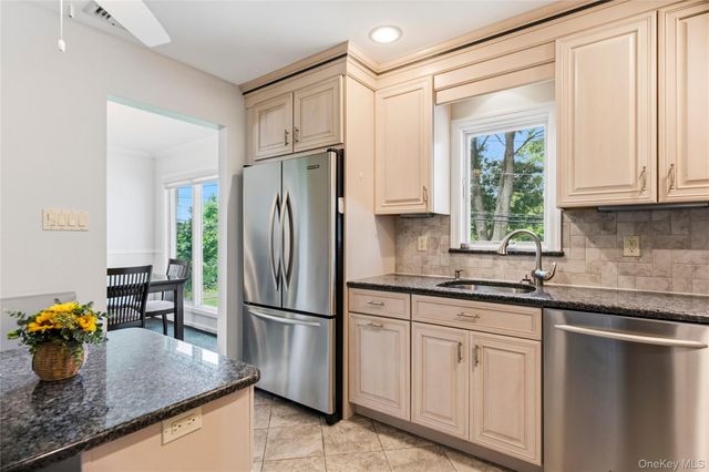 32 Elderberry Lane E, Valley Stream, NY 11581