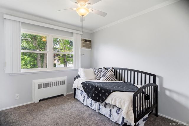 32 Elderberry Lane E, Valley Stream, NY 11581
