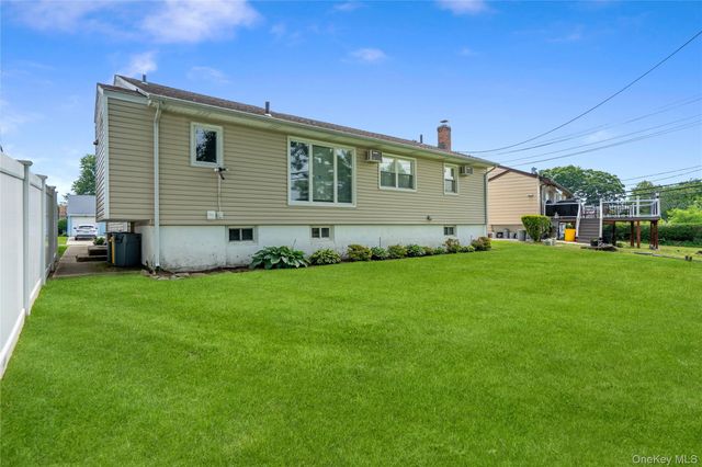 32 Elderberry Lane E, Valley Stream, NY 11581