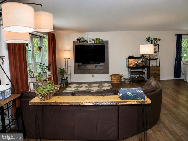 3868 KAHLER RD, White Plains, MD 20695