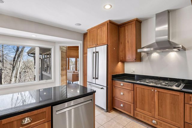 590 Montcalm Place, Saint Paul, MN 55116