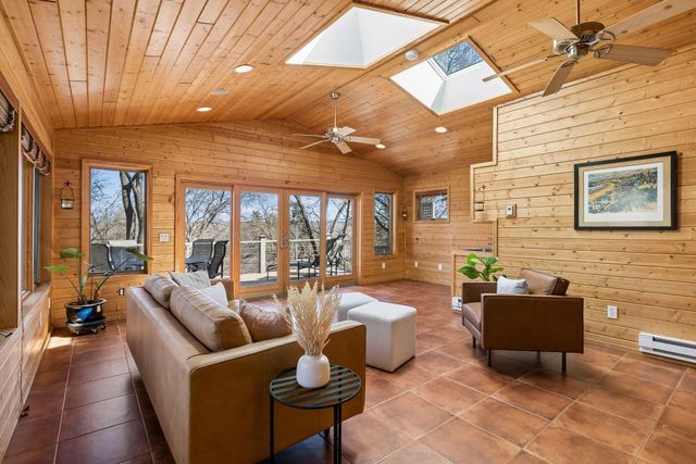 590 Montcalm Place, Saint Paul, MN 55116