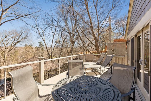 590 Montcalm Place, Saint Paul, MN 55116