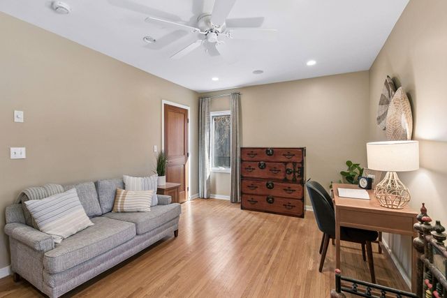 590 Montcalm Place, Saint Paul, MN 55116