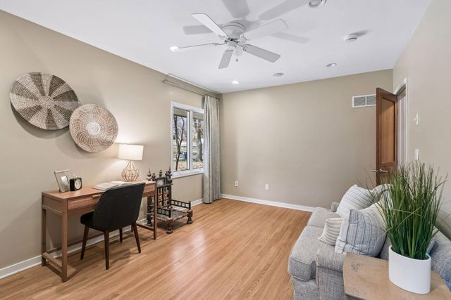 590 Montcalm Place, Saint Paul, MN 55116