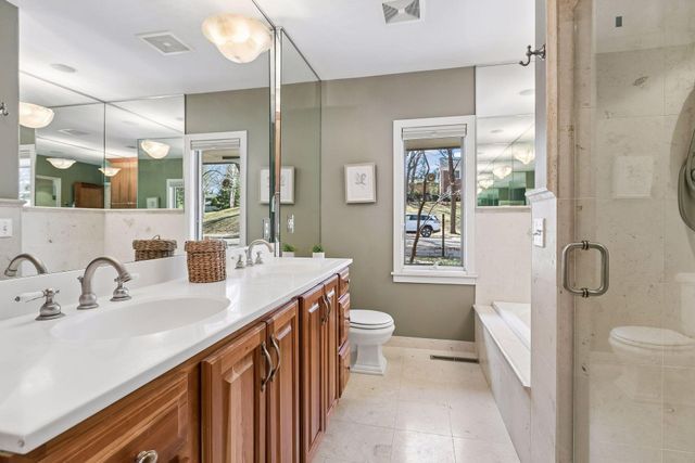 590 Montcalm Place, Saint Paul, MN 55116