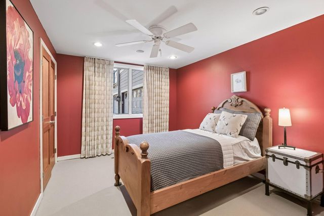 590 Montcalm Place, Saint Paul, MN 55116