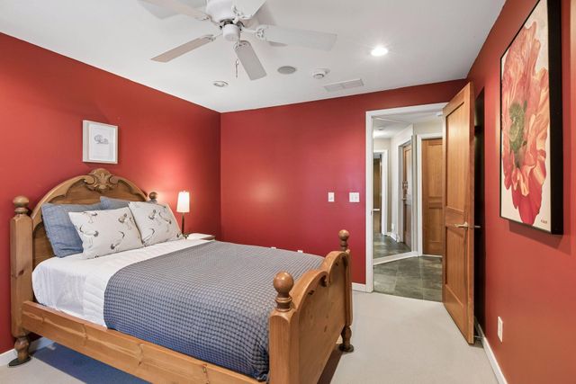 590 Montcalm Place, Saint Paul, MN 55116