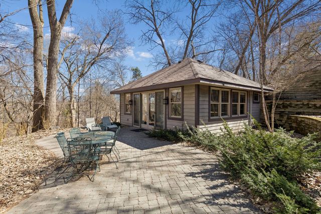 590 Montcalm Place, Saint Paul, MN 55116