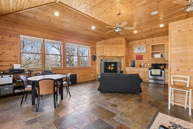 590 Montcalm Place, Saint Paul, MN 55116