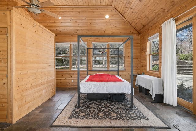 590 Montcalm Place, Saint Paul, MN 55116