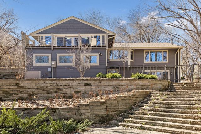 590 Montcalm Place, Saint Paul, MN 55116