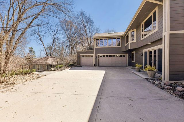 590 Montcalm Place, Saint Paul, MN 55116