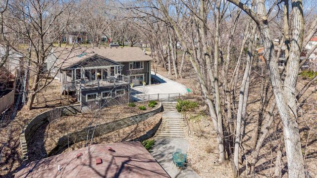 590 Montcalm Place, Saint Paul, MN 55116