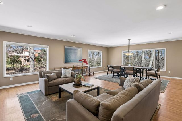 590 Montcalm Place, Saint Paul, MN 55116