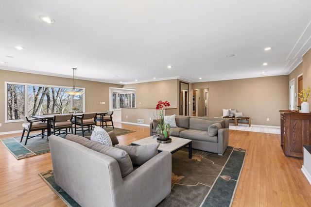 590 Montcalm Place, Saint Paul, MN 55116