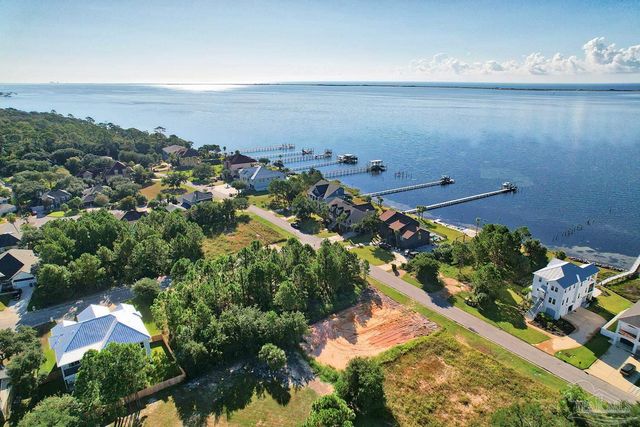 4140 Madura Rd, Gulf Breeze, FL 32563