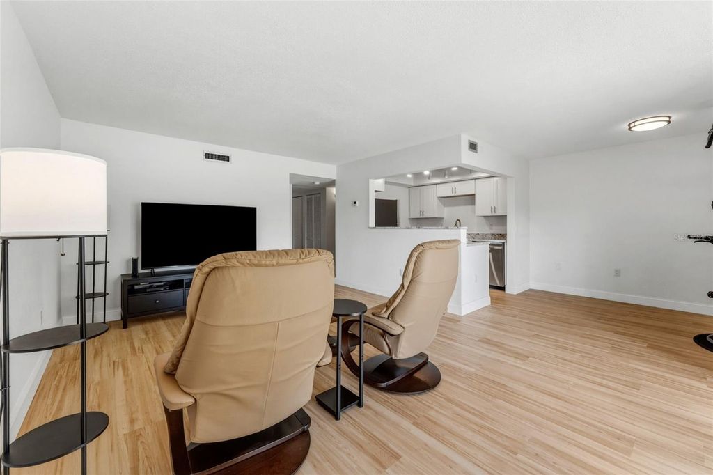 Image 10 of property listing at 11409 8TH STREET N 1503, St Petersburg, FL 33716