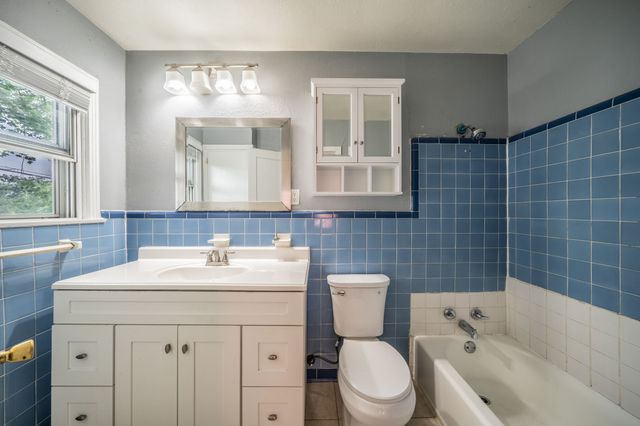 2526 Rolinda Drive, Dallas, TX 75211