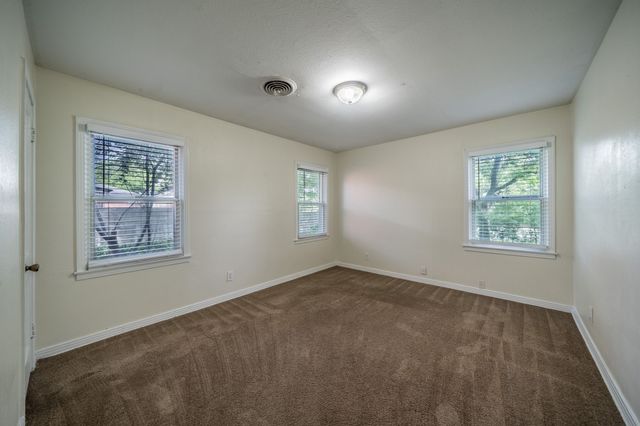 2526 Rolinda Drive, Dallas, TX 75211