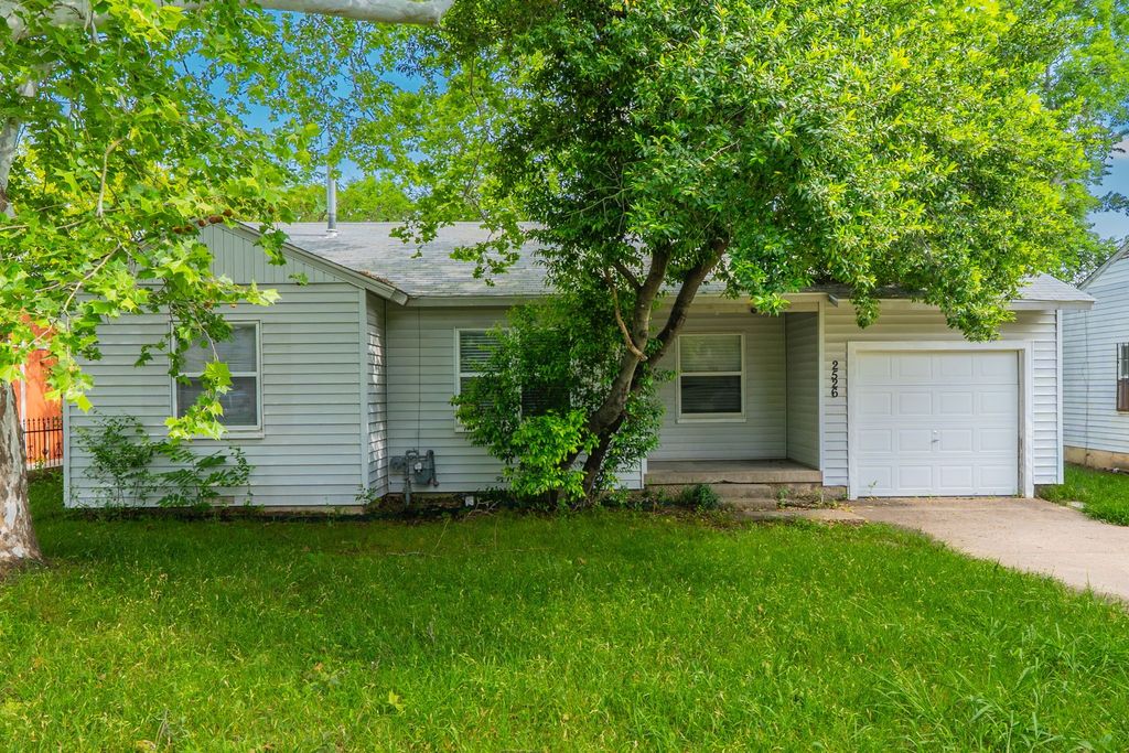 2526 Rolinda Drive, Dallas, TX 75211
