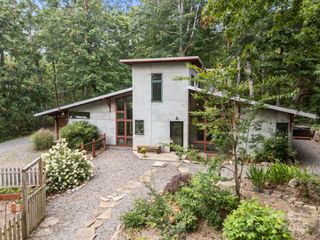 27 Rosebud Lane, Fairview, NC 28730
